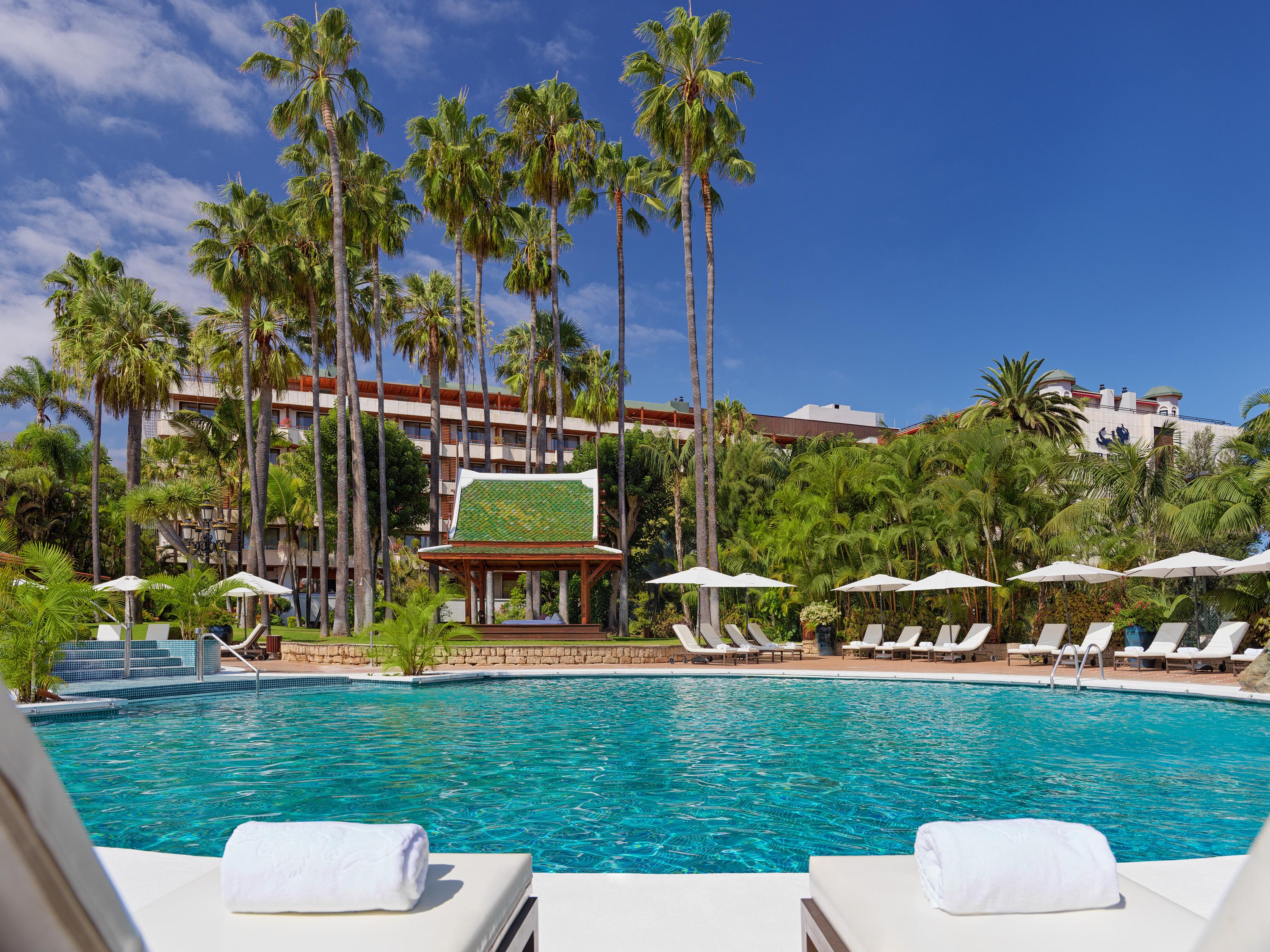 ホテル ボタニコ イ オリエンタル スパ ガーデン プエルト・デ・ラ・クルス エクステリア 写真 The swimming pool at the hotel