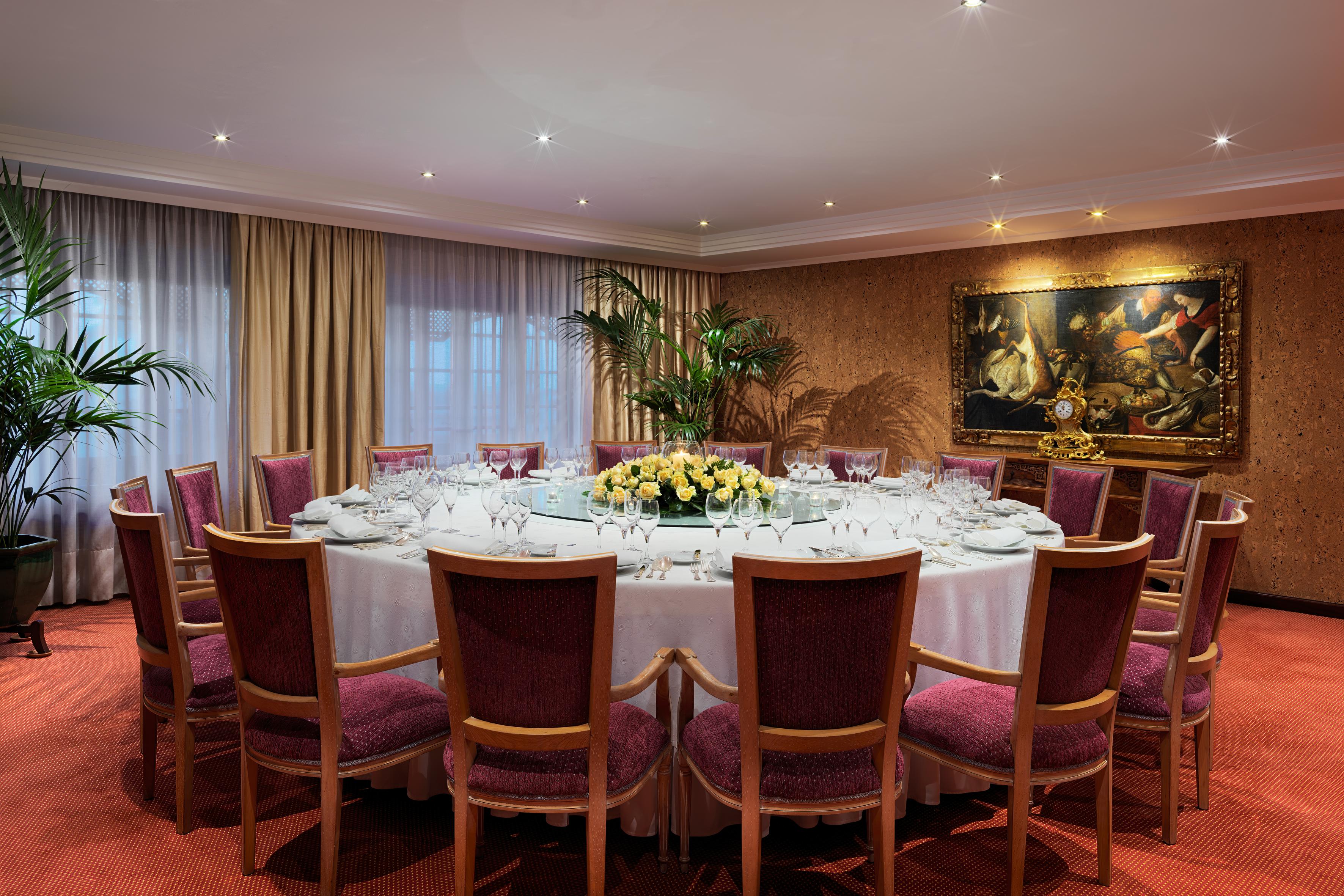 ホテル ボタニコ イ オリエンタル スパ ガーデン プエルト・デ・ラ・クルス エクステリア 写真 A table set for a banquet
